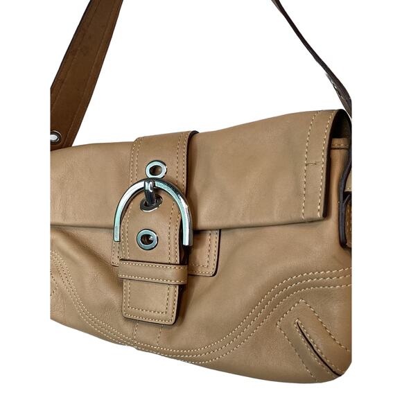 Coach Soho Small Flap Shoulder Bag Sand Silver Buckle Snap - Picture 2 of 16